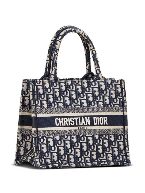 christian dior trekpleister|Christian Dior tote bag.